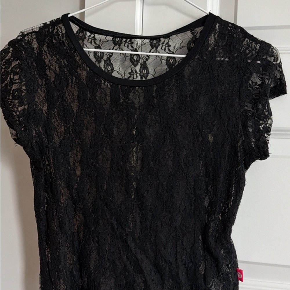 Chic Black Lace Short Sleeve Top